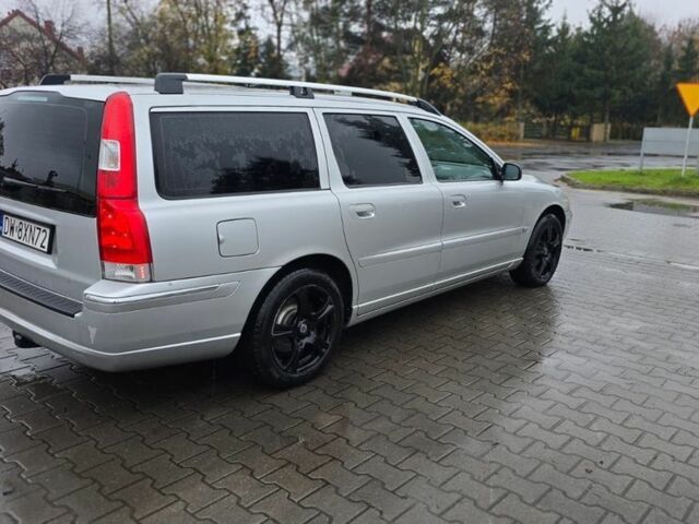 Сірий Вольво V70, об'ємом двигуна 2.4 л та пробігом 301 тис. км за 1370 $, фото 3 на Automoto.ua