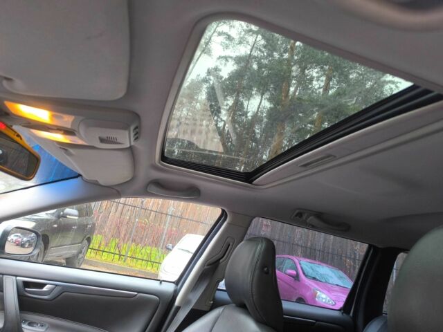 Серый Вольво В70, объемом двигателя 2.4 л и пробегом 269 тыс. км за 4316 $, фото 6 на Automoto.ua