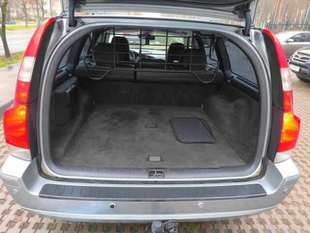 Серый Вольво В70, объемом двигателя 2.4 л и пробегом 269 тыс. км за 4316 $, фото 2 на Automoto.ua