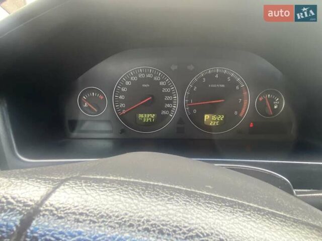 Сірий Вольво V70, об'ємом двигуна 2 л та пробігом 363 тис. км за 6100 $, фото 2 на Automoto.ua