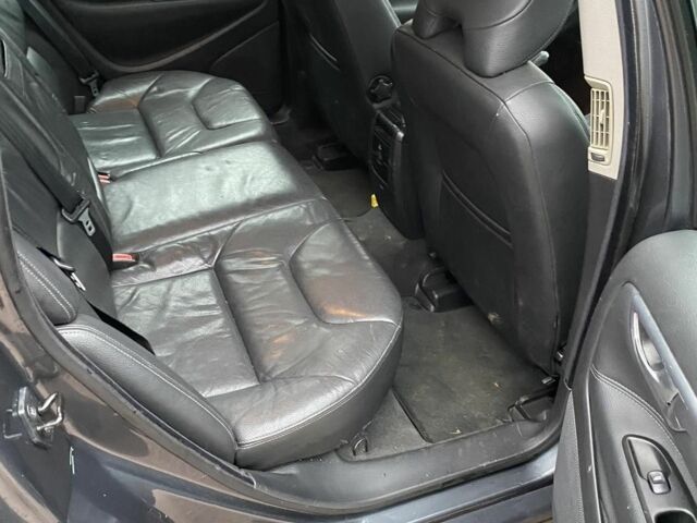 Сірий Вольво V70, об'ємом двигуна 2.4 л та пробігом 468 тис. км за 3300 $, фото 5 на Automoto.ua