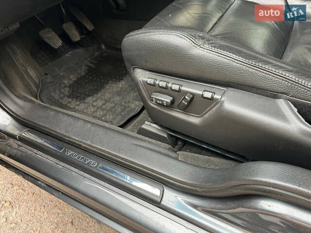Сірий Вольво V70, об'ємом двигуна 2.44 л та пробігом 378 тис. км за 6200 $, фото 7 на Automoto.ua