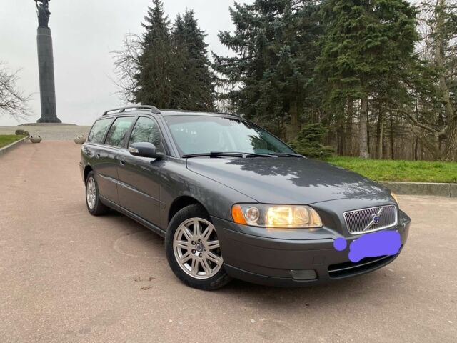 Сірий Вольво V70, об'ємом двигуна 2.4 л та пробігом 468 тис. км за 3300 $, фото 1 на Automoto.ua