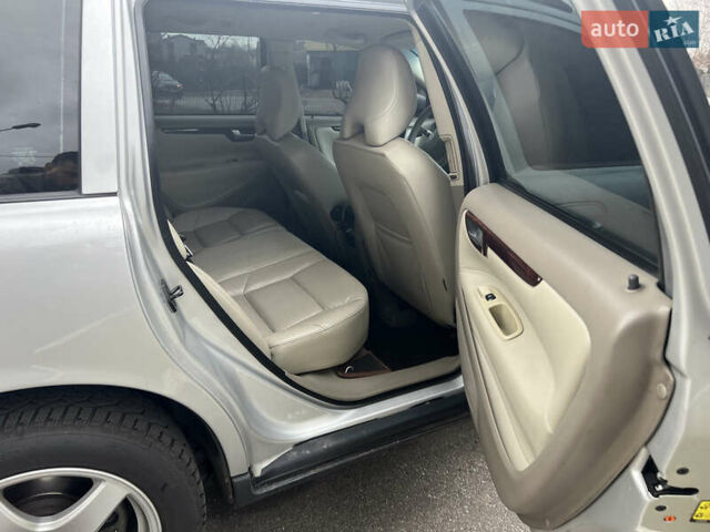 Сірий Вольво V70, об'ємом двигуна 2.52 л та пробігом 244 тис. км за 7900 $, фото 7 на Automoto.ua