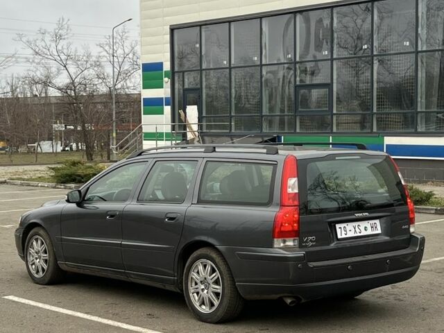 Серый Вольво В70, объемом двигателя 2.4 л и пробегом 350 тыс. км за 3670 $, фото 4 на Automoto.ua