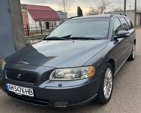 Сірий Вольво V70, об'ємом двигуна 2.44 л та пробігом 378 тис. км за 6200 $, фото 9 на Automoto.ua