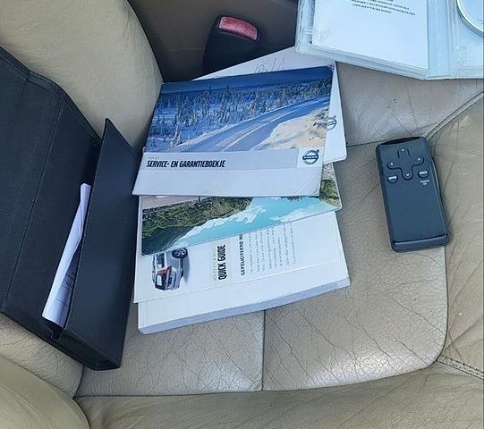 Сірий Вольво V70, об'ємом двигуна 2 л та пробігом 352 тис. км за 8500 $, фото 29 на Automoto.ua