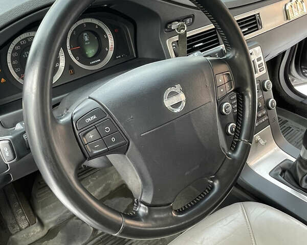 Сірий Вольво V70, об'ємом двигуна 2 л та пробігом 268 тис. км за 8600 $, фото 25 на Automoto.ua