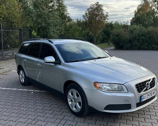 Сірий Вольво V70, об'ємом двигуна 1.98 л та пробігом 223 тис. км за 7800 $, фото 1 на Automoto.ua