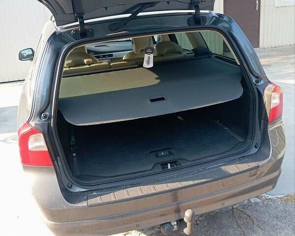 Сірий Вольво V70, об'ємом двигуна 1.56 л та пробігом 229 тис. км за 9300 $, фото 5 на Automoto.ua