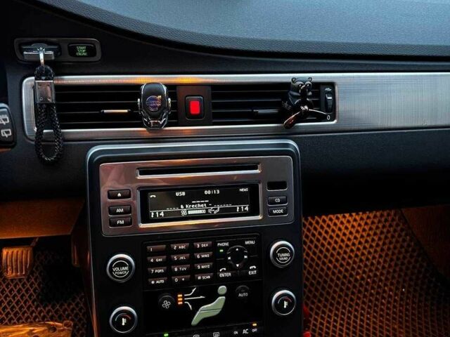 Сірий Вольво V70, об'ємом двигуна 1.6 л та пробігом 297 тис. км за 9300 $, фото 4 на Automoto.ua