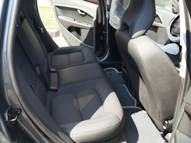 Серый Вольво В70, объемом двигателя 1.6 л и пробегом 243 тыс. км за 8700 $, фото 8 на Automoto.ua