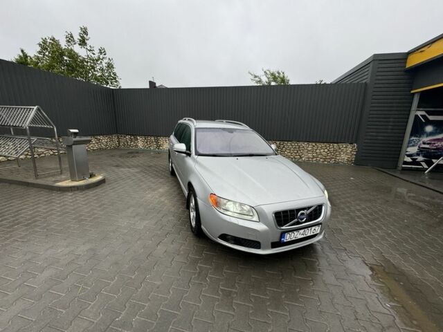 Сірий Вольво V70, об'ємом двигуна 2 л та пробігом 260 тис. км за 3750 $, фото 1 на Automoto.ua