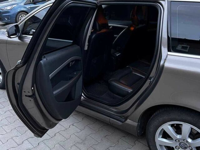 Серый Вольво В70, объемом двигателя 1.6 л и пробегом 297 тыс. км за 8700 $, фото 14 на Automoto.ua