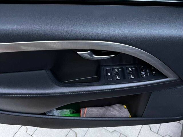 Сірий Вольво V70, об'ємом двигуна 1.6 л та пробігом 297 тис. км за 9300 $, фото 17 на Automoto.ua