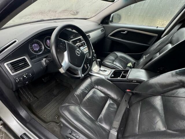 Сірий Вольво V70, об'ємом двигуна 2 л та пробігом 260 тис. км за 3750 $, фото 8 на Automoto.ua
