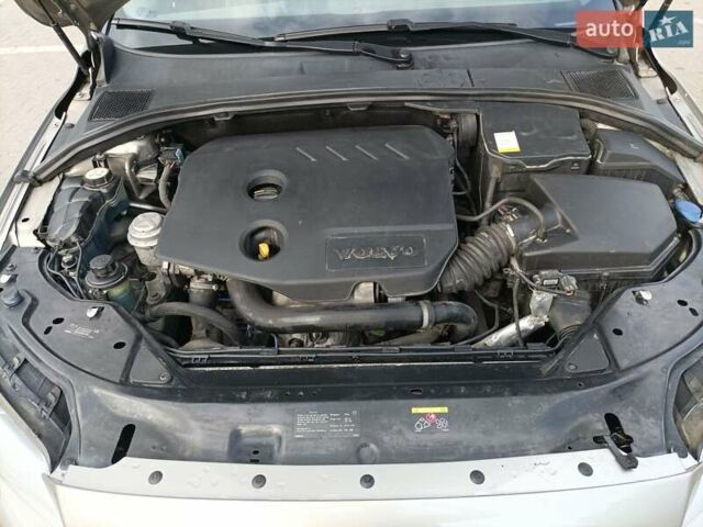 Сірий Вольво V70, об'ємом двигуна 1.56 л та пробігом 184 тис. км за 9900 $, фото 4 на Automoto.ua