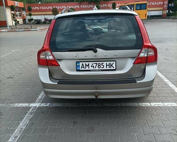 Сірий Вольво V70, об'ємом двигуна 1.56 л та пробігом 184 тис. км за 9900 $, фото 3 на Automoto.ua