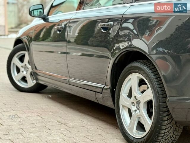 Сірий Вольво V70, об'ємом двигуна 2 л та пробігом 245 тис. км за 13950 $, фото 24 на Automoto.ua