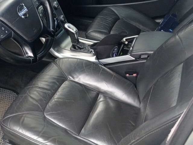 Сірий Вольво V70, об'ємом двигуна 2 л та пробігом 175 тис. км за 6500 $, фото 4 на Automoto.ua