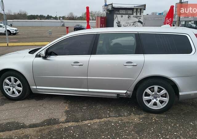 Сірий Вольво V70, об'ємом двигуна 2 л та пробігом 165 тис. км за 8000 $, фото 7 на Automoto.ua