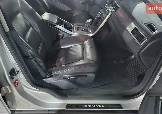 Вольво V70 2013 у Києві на Automoto.ua Сірий Вольво V70, об'ємом двигуна 2 л та пробігом 350 тис. км за 8000 $, фото 14 на Automoto.ua