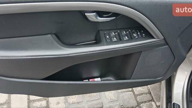 Серый Вольво В70, объемом двигателя 1.6 л и пробегом 205 тыс. км за 10500 $, фото 46 на Automoto.ua