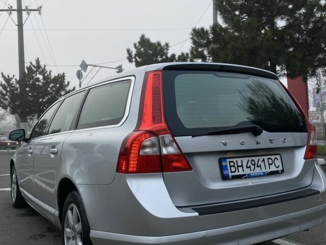 Серый Вольво В70, объемом двигателя 2 л и пробегом 243 тыс. км за 9100 $, фото 3 на Automoto.ua