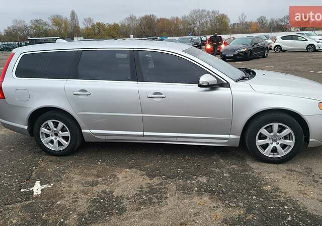 Сірий Вольво V70, об'ємом двигуна 2 л та пробігом 165 тис. км за 8000 $, фото 8 на Automoto.ua