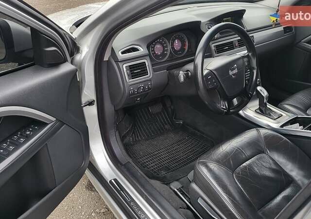 Сірий Вольво V70, об'ємом двигуна 2 л та пробігом 165 тис. км за 8000 $, фото 9 на Automoto.ua