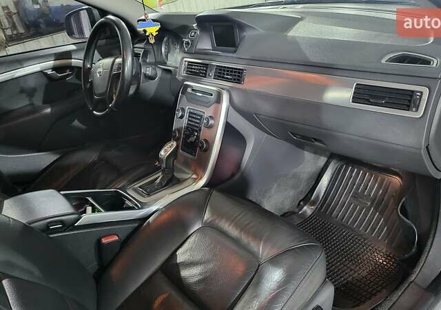 Вольво V70 2013 у Києві на Automoto.ua Сірий Вольво V70, об'ємом двигуна 2 л та пробігом 350 тис. км за 8000 $, фото 13 на Automoto.ua