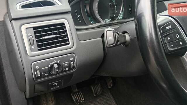 Серый Вольво В70, объемом двигателя 1.6 л и пробегом 205 тыс. км за 10500 $, фото 45 на Automoto.ua