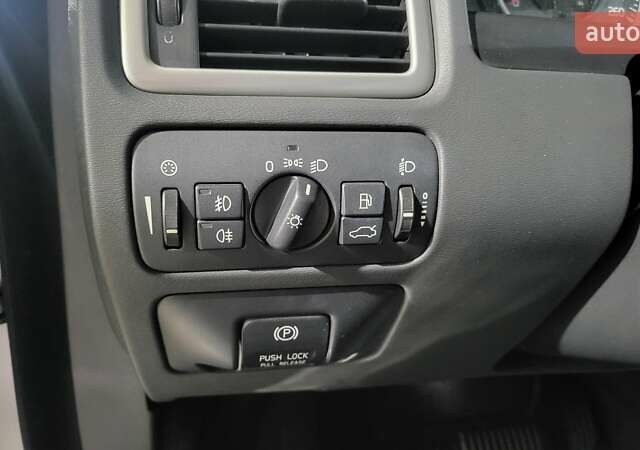 Вольво V70 2013 у Києві на Automoto.ua Сірий Вольво V70, об'ємом двигуна 2 л та пробігом 350 тис. км за 8000 $, фото 17 на Automoto.ua