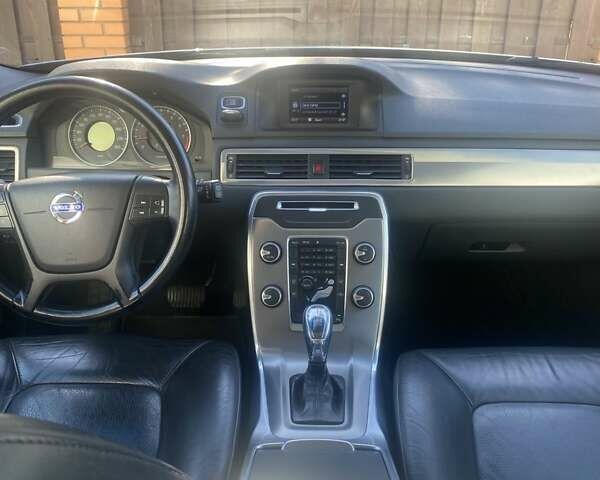 Сірий Вольво V70, об'ємом двигуна 2 л та пробігом 235 тис. км за 7500 $, фото 9 на Automoto.ua