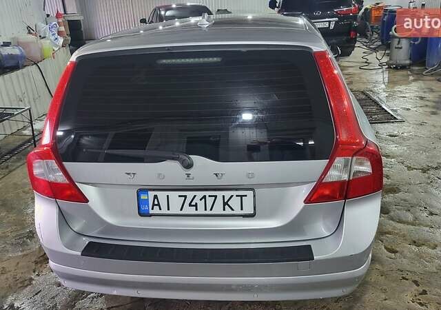 Вольво V70 2013 у Києві на Automoto.ua Сірий Вольво V70, об'ємом двигуна 2 л та пробігом 350 тис. км за 8000 $, фото 7 на Automoto.ua