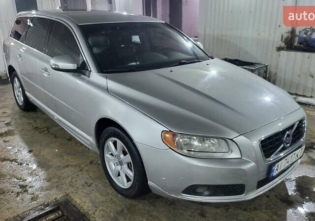 Вольво V70 2013 у Києві на Automoto.ua Сірий Вольво V70, об'ємом двигуна 2 л та пробігом 350 тис. км за 8000 $, фото 3 на Automoto.ua
