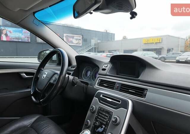 Вольво В70 2013 в Киеве на Automoto.ua Серый Вольво В70, объемом двигателя 2 л и пробегом 330 тыс. км за 8990 $, фото 11 на Automoto.ua