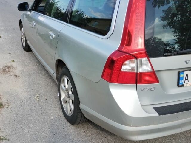 Серый Вольво В70, объемом двигателя 2 л и пробегом 191 тыс. км за 7700 $, фото 3 на Automoto.ua