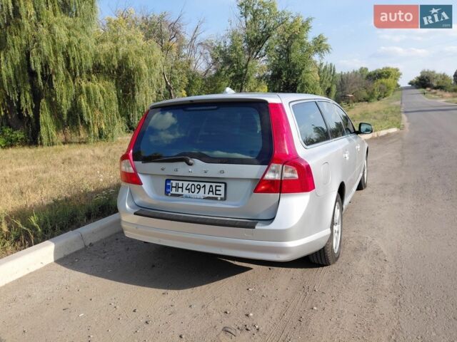 Сірий Вольво V70, об'ємом двигуна 2 л та пробігом 250 тис. км за 10000 $, фото 13 на Automoto.ua