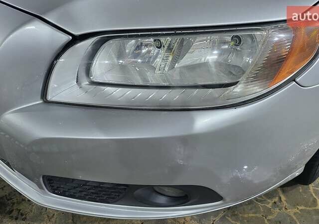 Вольво V70 2013 у Києві на Automoto.ua Сірий Вольво V70, об'ємом двигуна 2 л та пробігом 350 тис. км за 8000 $, фото 9 на Automoto.ua