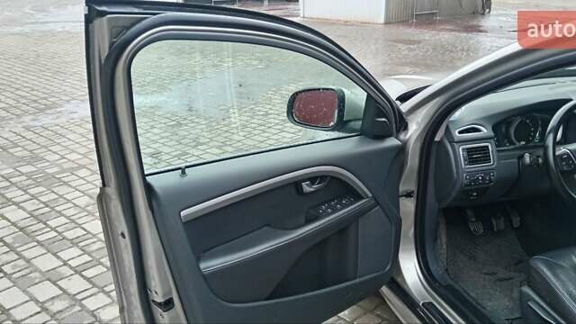 Серый Вольво В70, объемом двигателя 1.6 л и пробегом 205 тыс. км за 10500 $, фото 48 на Automoto.ua