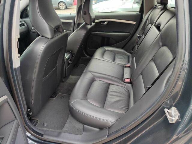 Серый Вольво В70, объемом двигателя 2 л и пробегом 256 тыс. км за 14899 $, фото 21 на Automoto.ua