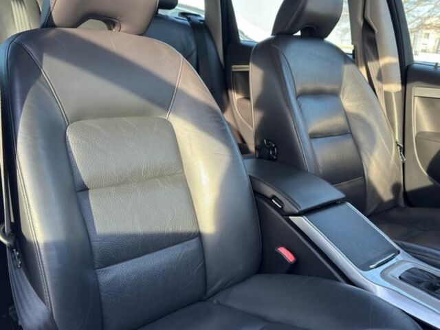 Серый Вольво В70, объемом двигателя 2 л и пробегом 256 тыс. км за 14999 $, фото 9 на Automoto.ua