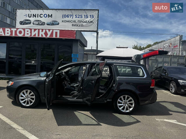 Серый Вольво В70, объемом двигателя 2 л и пробегом 256 тыс. км за 14000 $, фото 10 на Automoto.ua