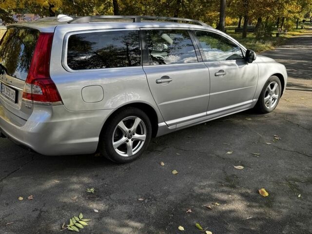 Серый Вольво В70, объемом двигателя 1.6 л и пробегом 220 тыс. км за 10500 $, фото 3 на Automoto.ua