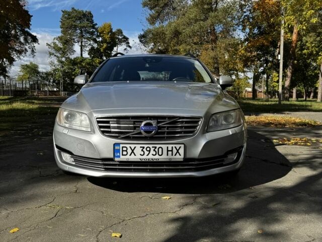 Серый Вольво В70, объемом двигателя 1.6 л и пробегом 220 тыс. км за 10500 $, фото 1 на Automoto.ua