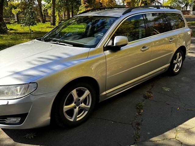 Серый Вольво В70, объемом двигателя 1.6 л и пробегом 220 тыс. км за 10500 $, фото 3 на Automoto.ua