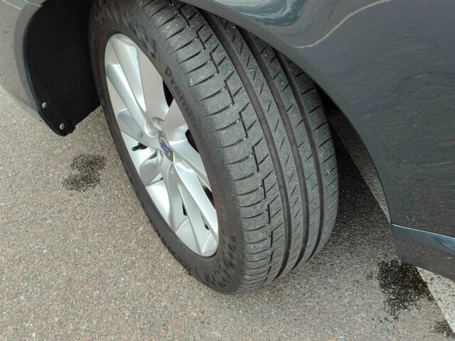 Серый Вольво В70, объемом двигателя 2 л и пробегом 256 тыс. км за 14899 $, фото 7 на Automoto.ua