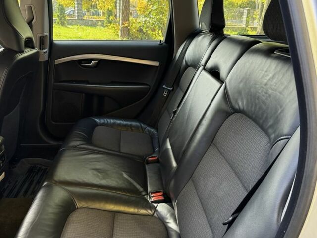 Серый Вольво В70, объемом двигателя 1.6 л и пробегом 220 тыс. км за 10500 $, фото 12 на Automoto.ua