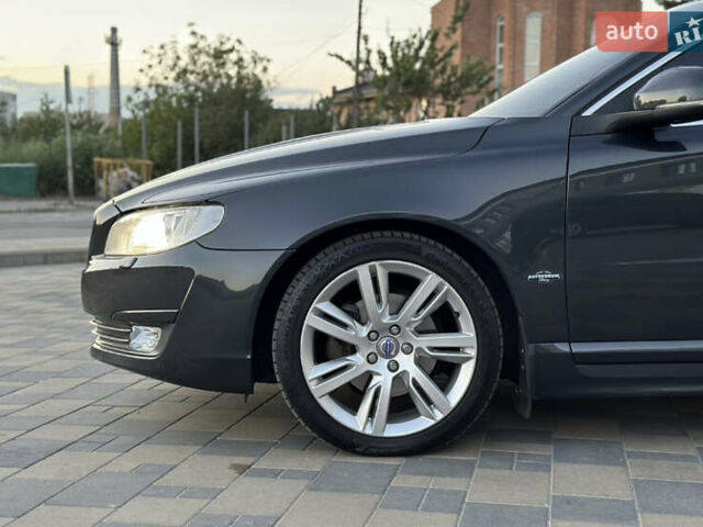 Серый Вольво В70, объемом двигателя 1.98 л и пробегом 280 тыс. км за 14999 $, фото 4 на Automoto.ua